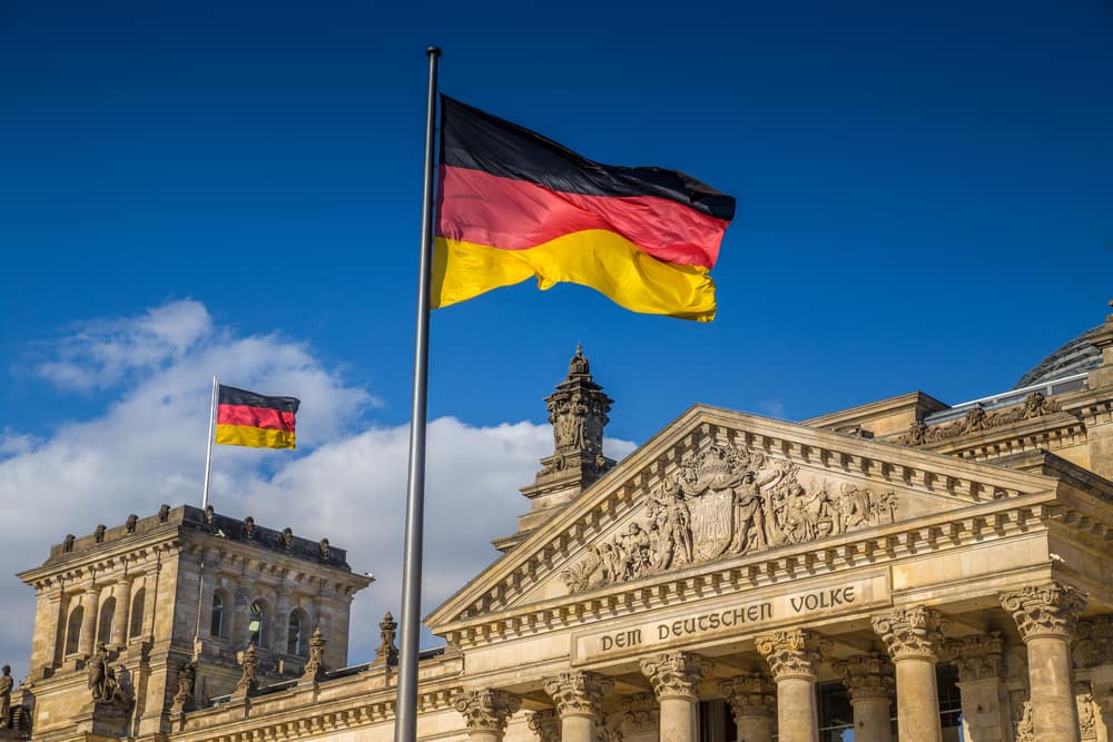 ألمانيا تنوي تسهيل إجراءات الحصول على الجنسية واستقدام المزيد من العمال الأجانب