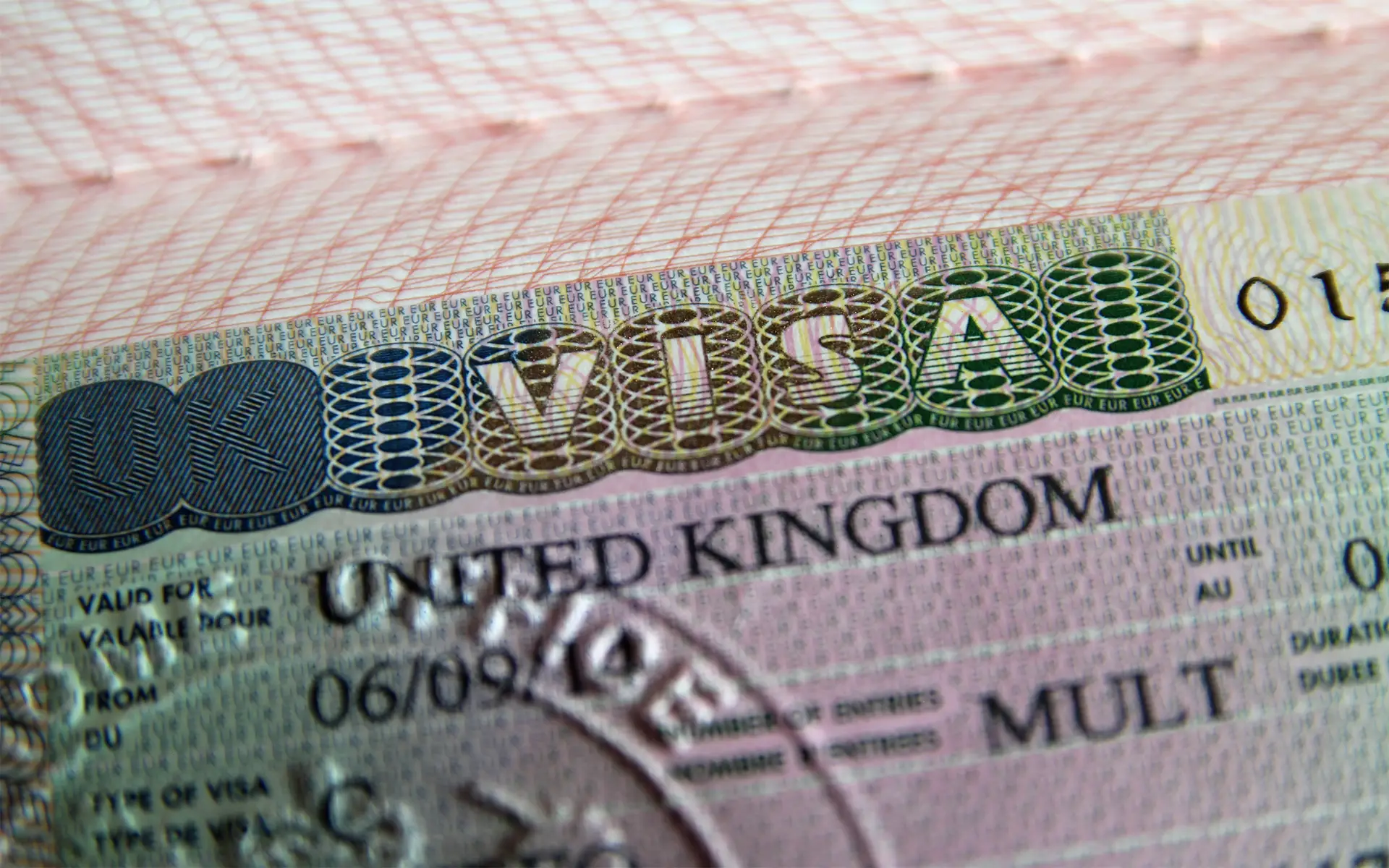 بريطانيا تلغي الإعفاء من التأشيرة لمواطني خمس دول من بينها دومينيكا وفانواتو