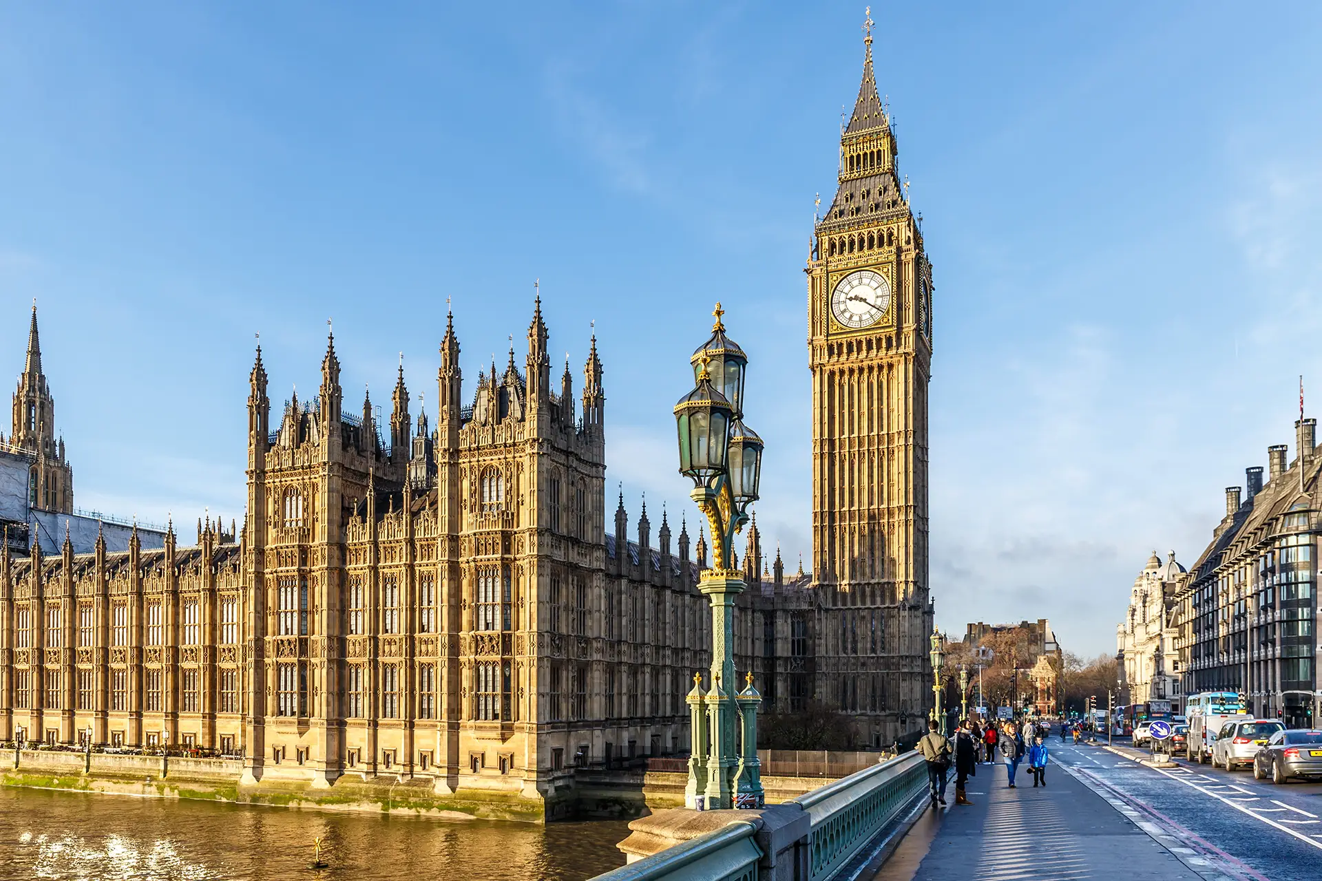 بريطانيا تطلق رسميًا تصريح السفر الإلكتروني لدول الخليج والأردن